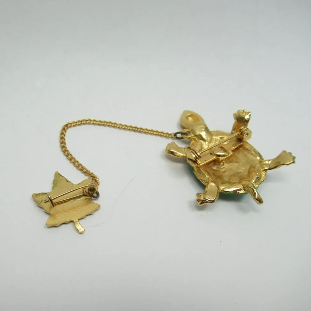 Vintage double Canada Turtle pin